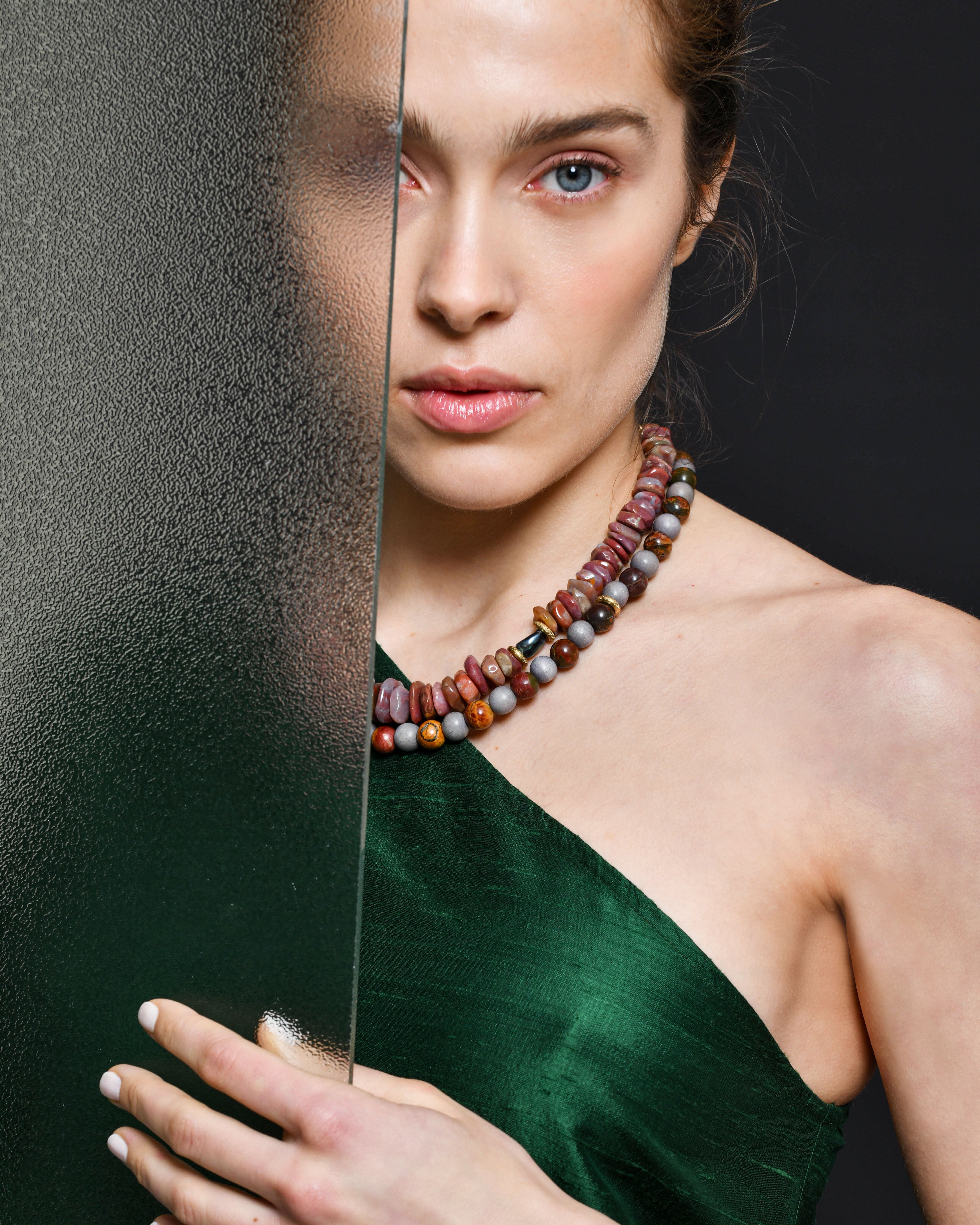 Collier Crisp FW25 avec jaspe rouge et perles