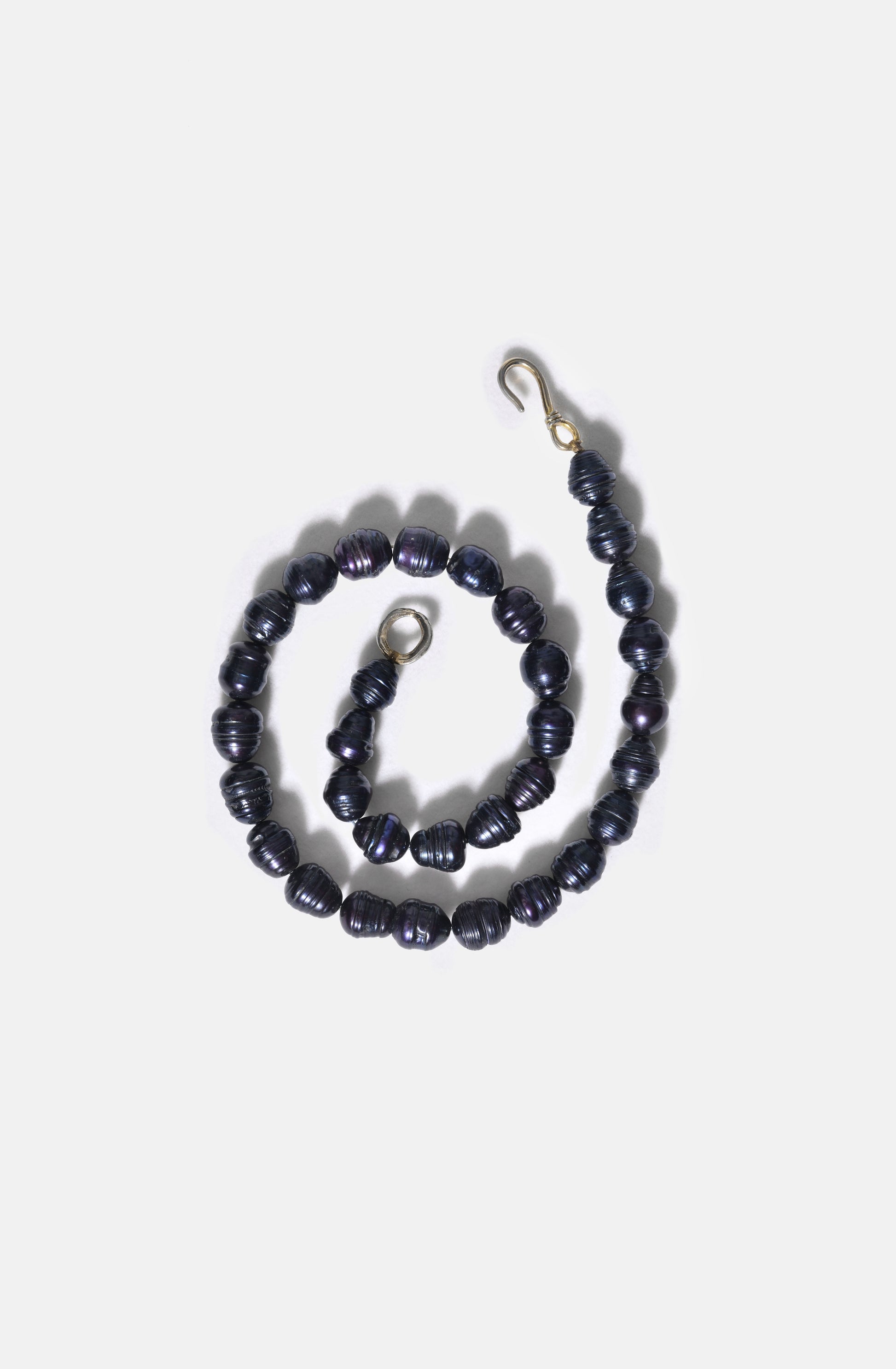 FW25 Very Dark Blue Pearl Necklace