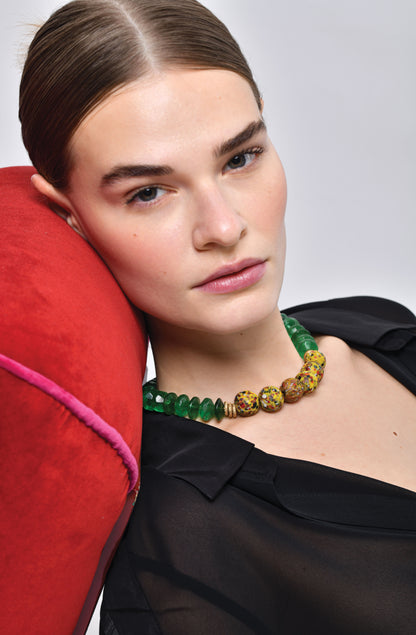 The Sprinkle Bini in Yellow with Green Vaseline Beads Necklace / Resort 24