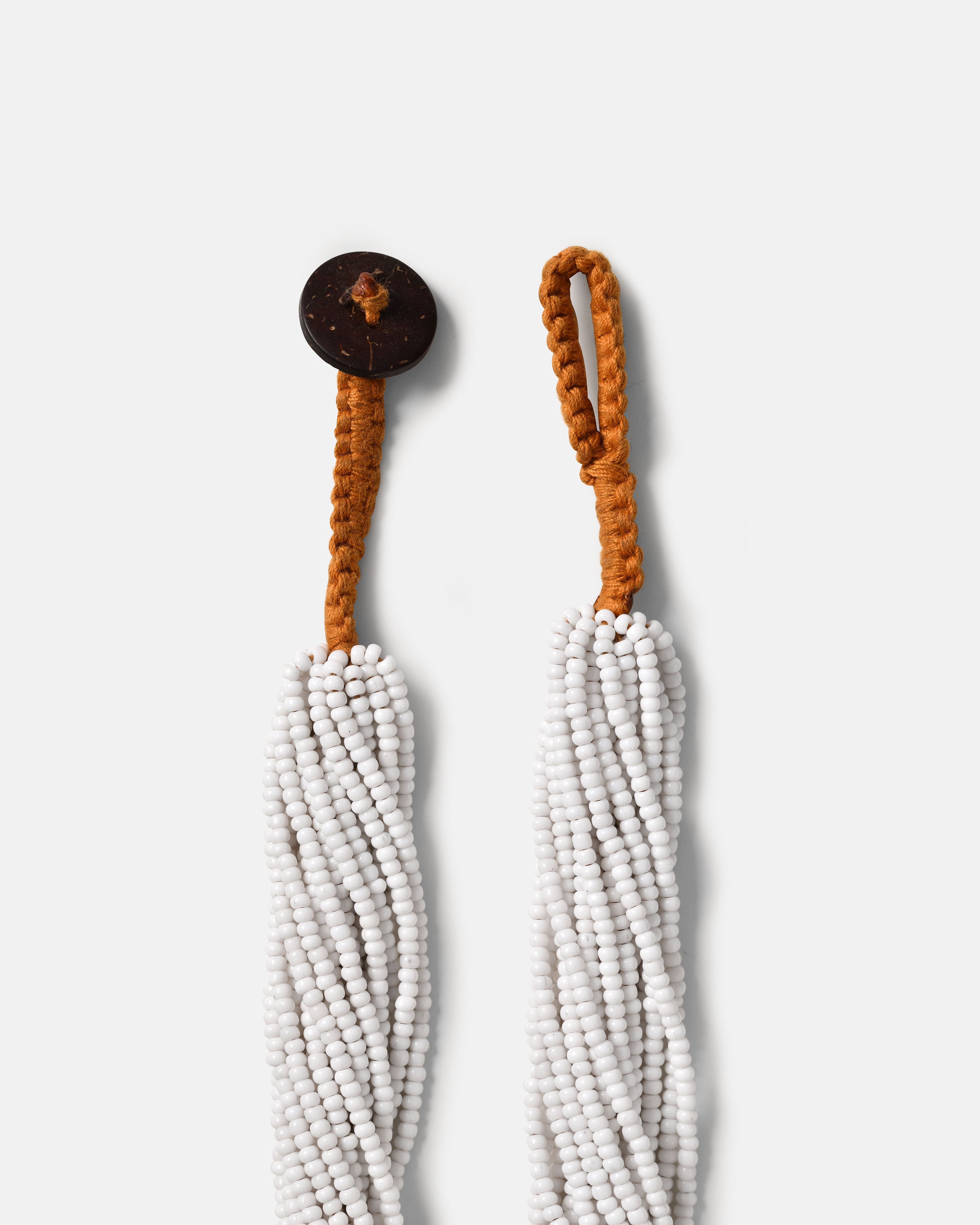 Colliers multi-rangs en perles de verre / Blanc