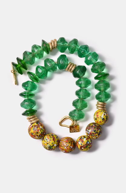 The Sprinkle Bini in Yellow with Green Vaseline Beads Necklace / Resort 24