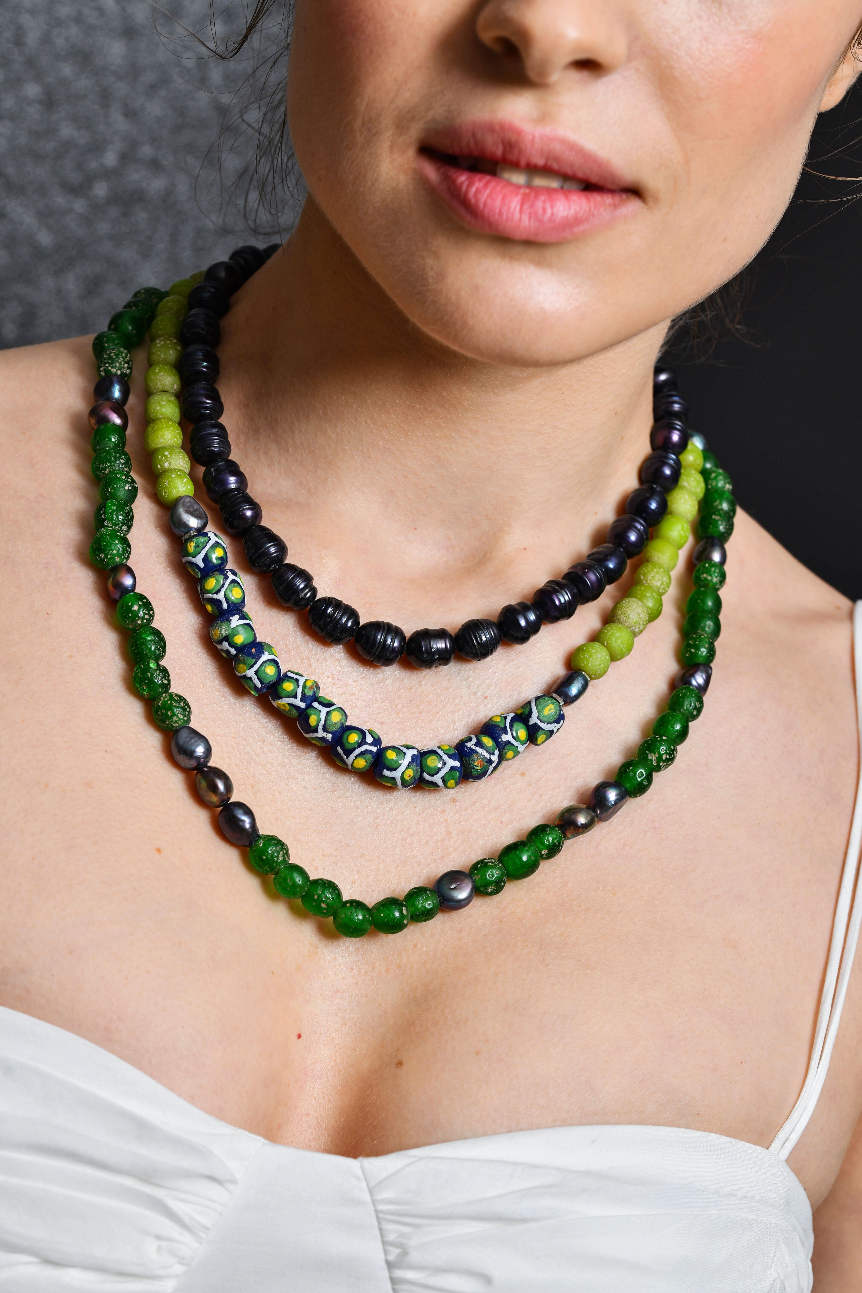 FW25 Very Dark Blue Pearl Necklace