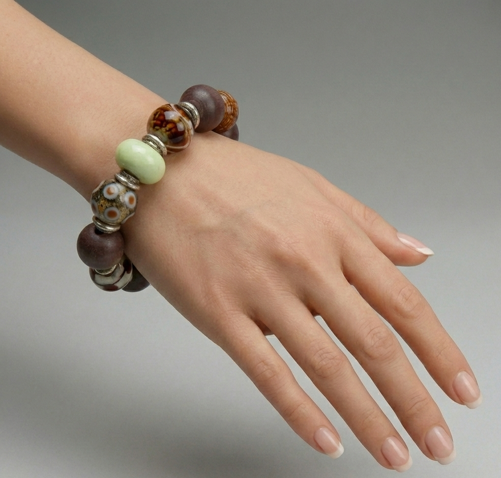Plume bracelet with glass bead / caramel edition