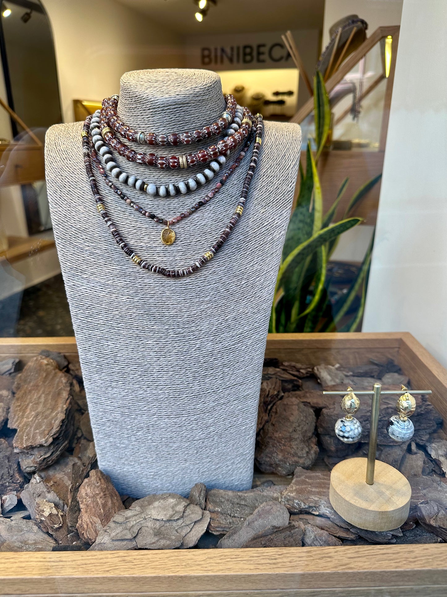 Brown Chevron Beads Necklaces / Fall23 / DROP I