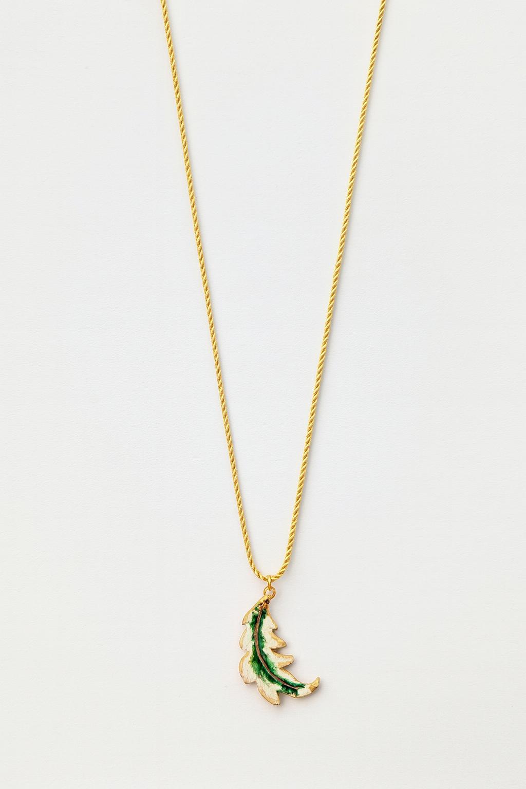 Collier pendentif feuille en acier FW25